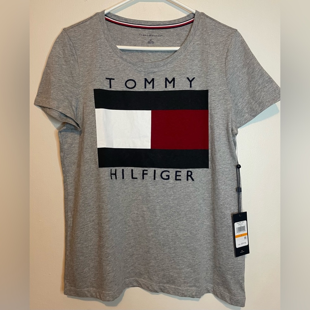 NWT TOMMY HILFIGER t-shirt women’s small